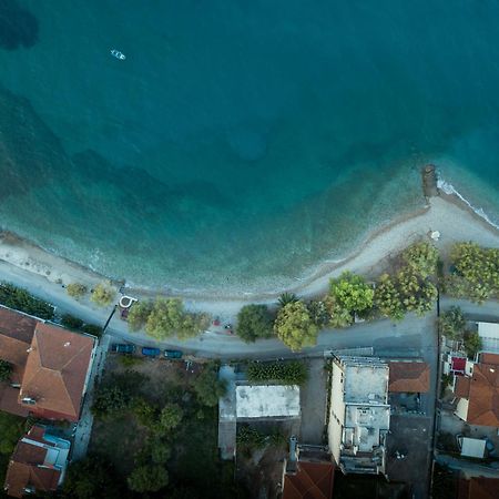 Moukas Seaside Apartments Romantico Selianitika Exterior photo