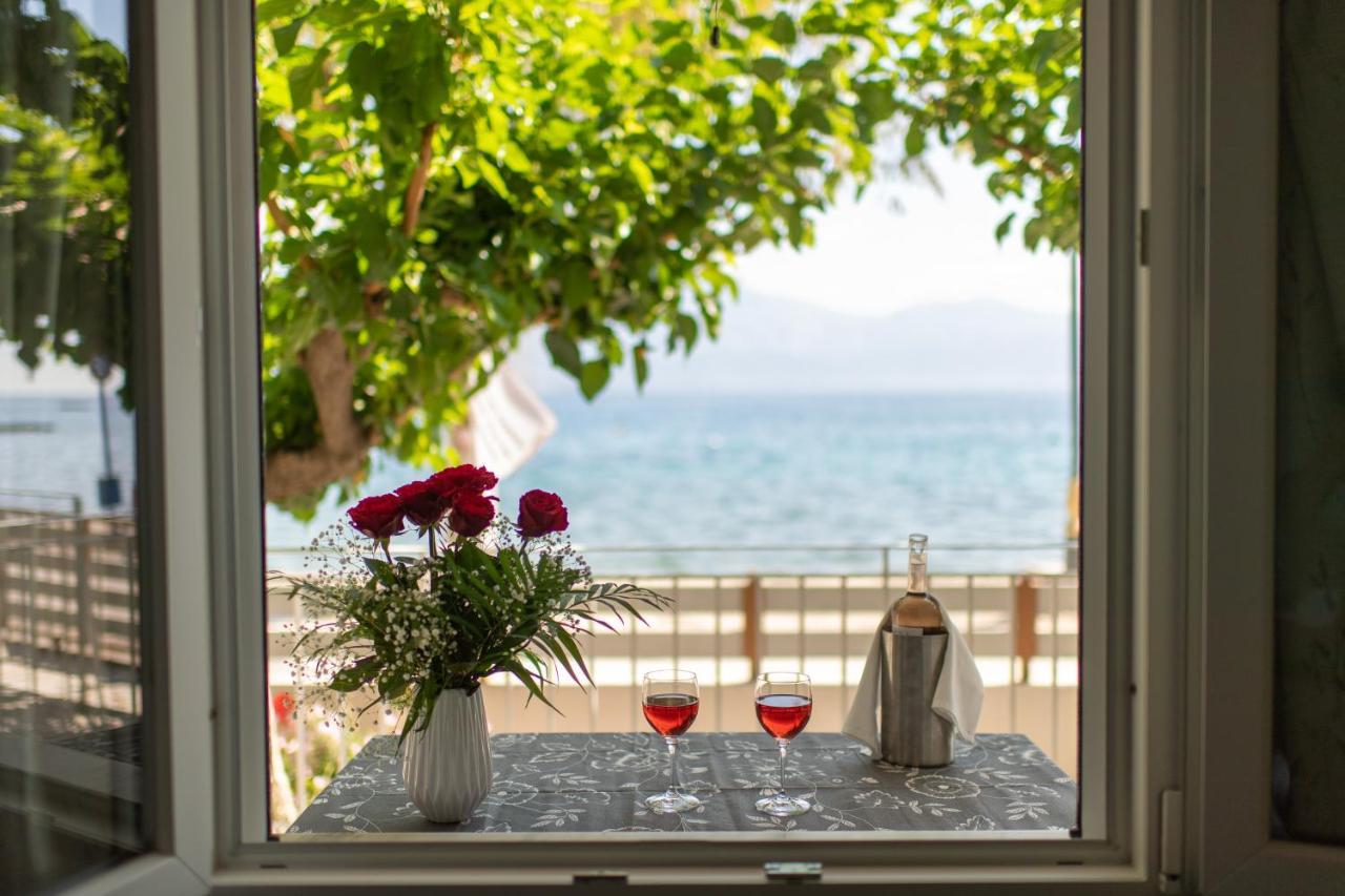 Moukas Seaside Apartments Romantico Selianitika Exterior photo