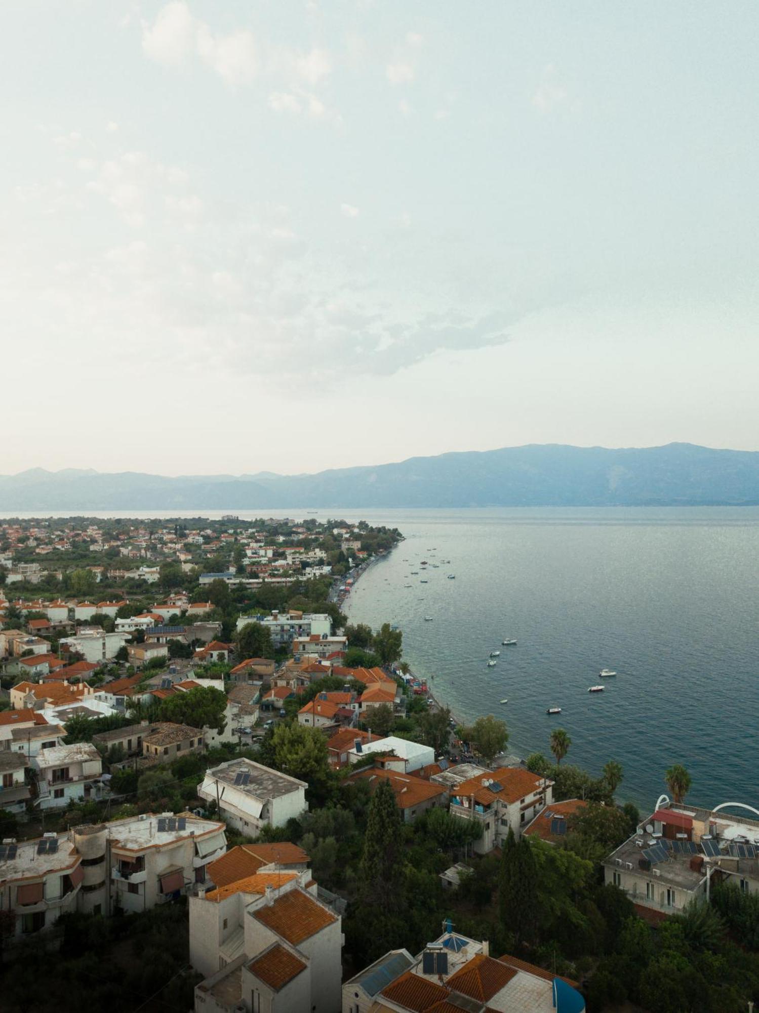 Moukas Seaside Apartments Romantico Selianitika Exterior photo